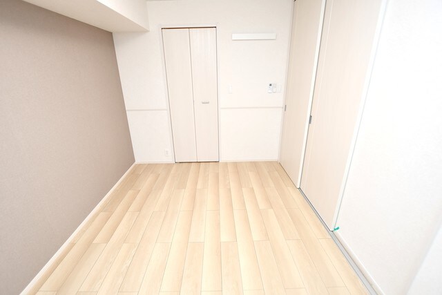 物件内観写真4　(洋室)