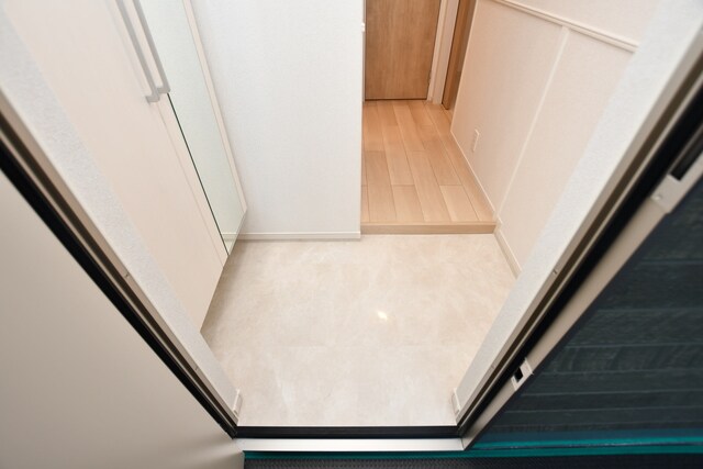 物件内観写真6　(玄関)