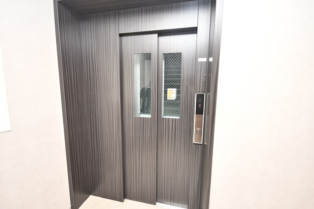 物件外観写真5　(エレベーター)