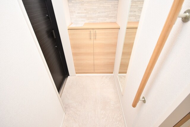 物件内観写真12　(玄関)