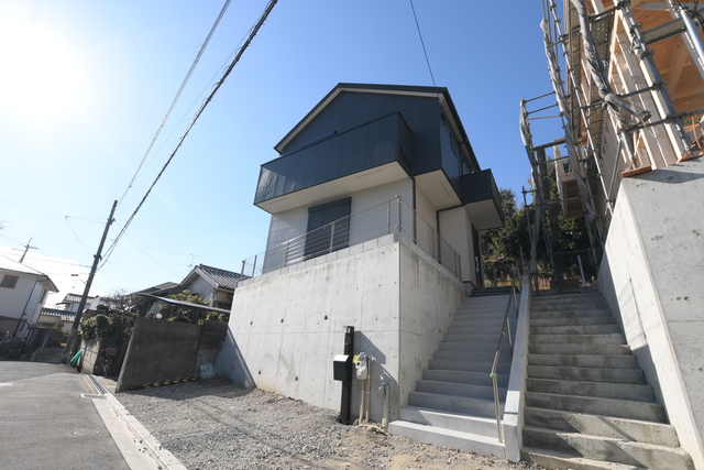 成田町　貸家