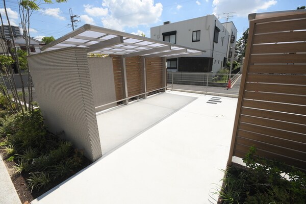 敷地内/建物(駐輪場)
