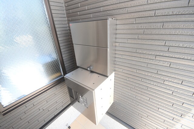 物件外観写真2　(宅配BOX)