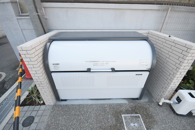 物件外観写真3　(ごみ置き場)