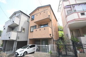 成田南町貸家外観写真