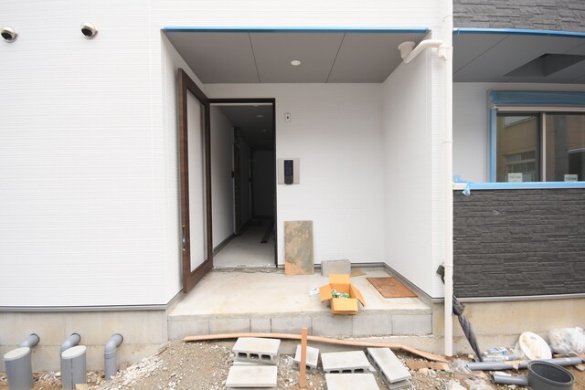 物件外観写真2　(エントランス)