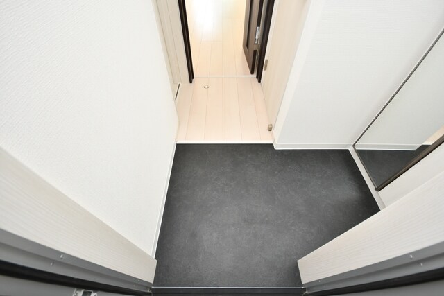 物件内観写真8　(玄関)