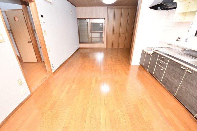 物件内観写真3　(リビング)