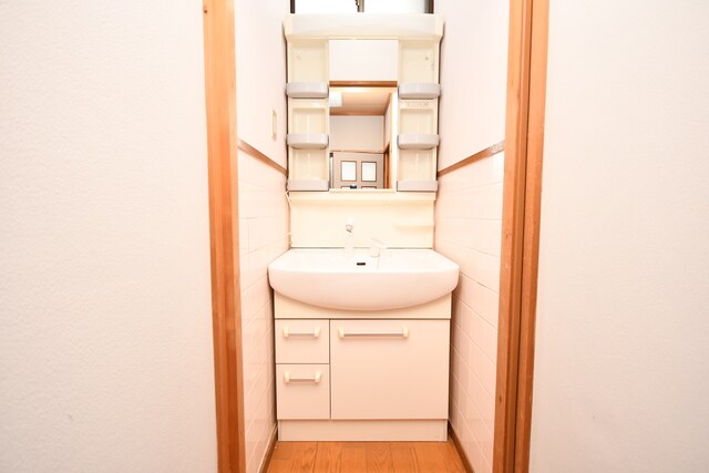 物件内観写真7　(独立洗面台)