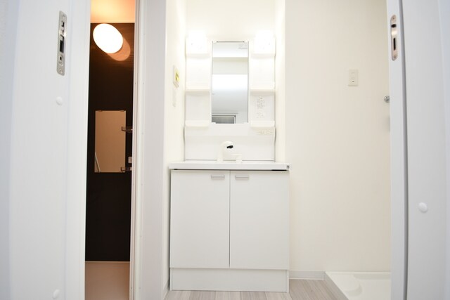 物件内観写真7　(独立洗面台)