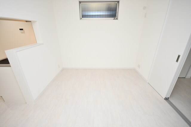 物件内観写真12　(リビング)