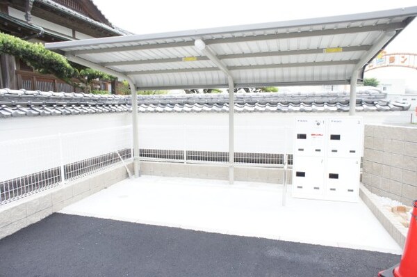 建物設備(サイクルポート)