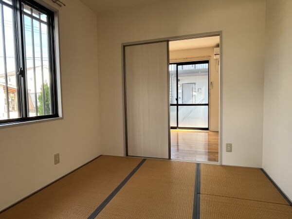 和室(明るい和室です)