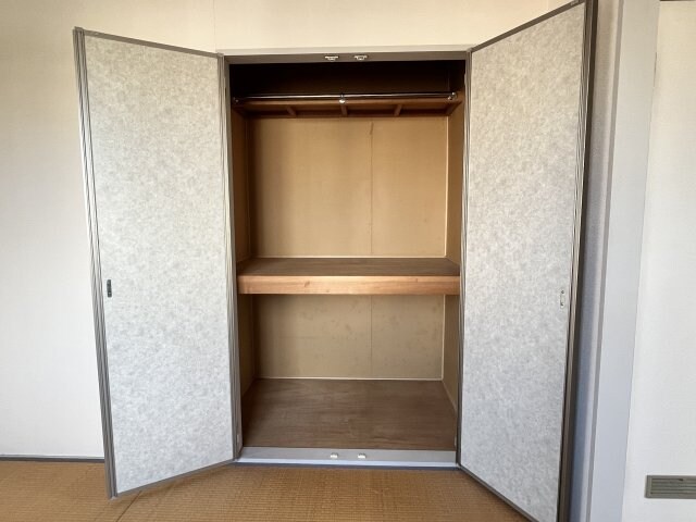 物件内観写真11　(ちょっとした収納スペースも充実しています)