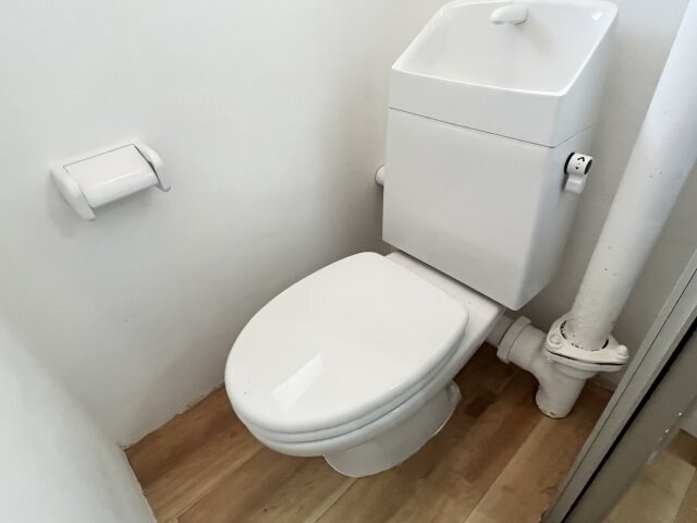 物件内観写真7　(便座部分は新品です♪)