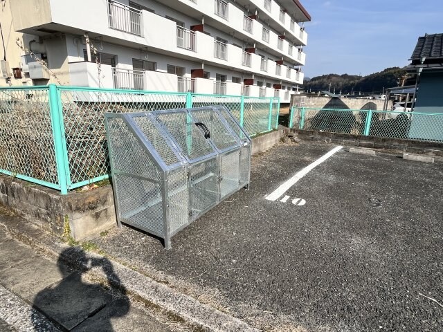 物件内観写真17　(ゴミ捨て場)