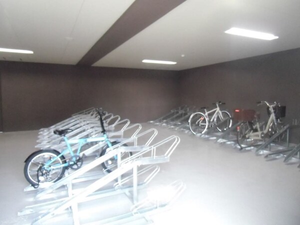 建物設備(駐輪場)