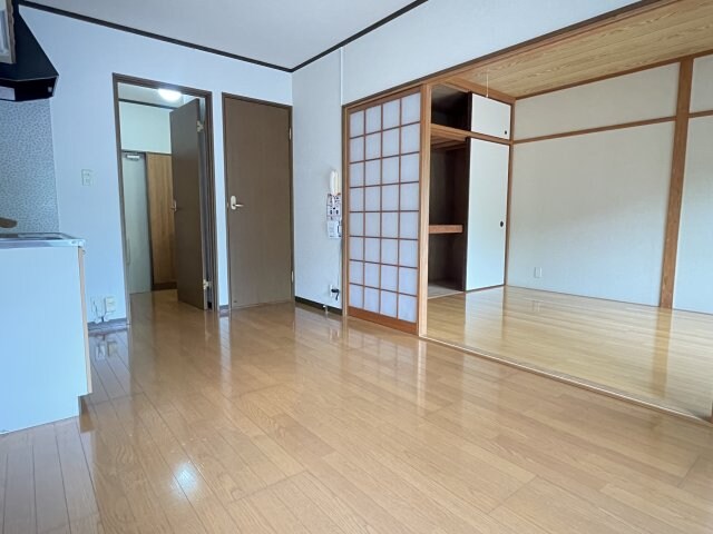 物件内観写真4　(ダイニングキッチン)