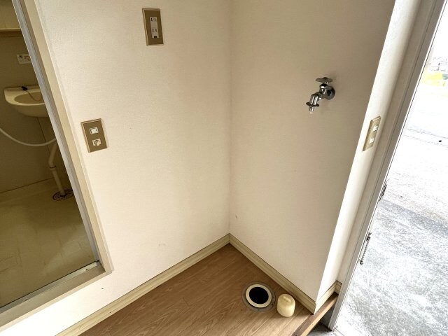 物件内観写真7　(洗濯機置き場)