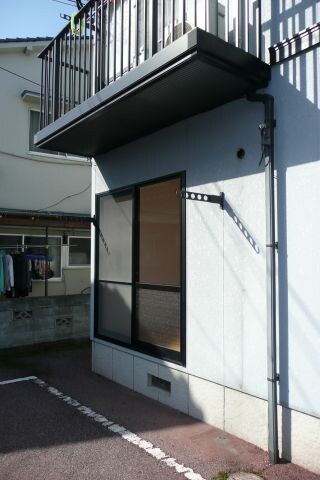 物件内観写真11　(２階のお部屋のみバルコニーがございます。)