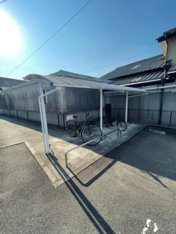 建物設備(サイクルポート)
