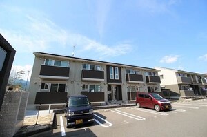 ヴィルヌーブ伍番街A棟外観写真