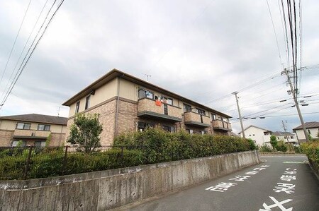 プラムヒルズB棟外観写真