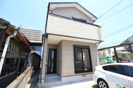 秋葉町貸戸建外観写真