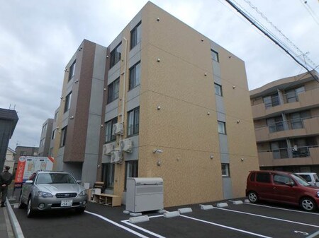 カムイサカエマチ外観写真
