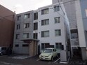 Ｉ－ＩＩＩ　ＵＲＡＳＡＮＤＯ（アントロワ裏参道）