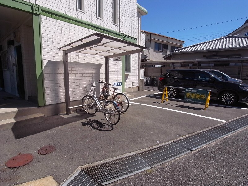 物件内観写真13　(駐輪場)