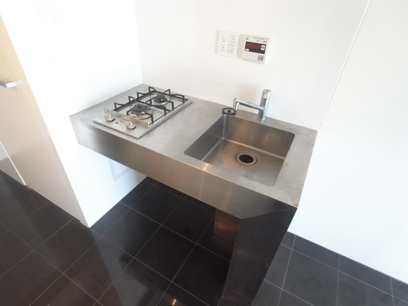 物件内観写真3　(独立洗面所)