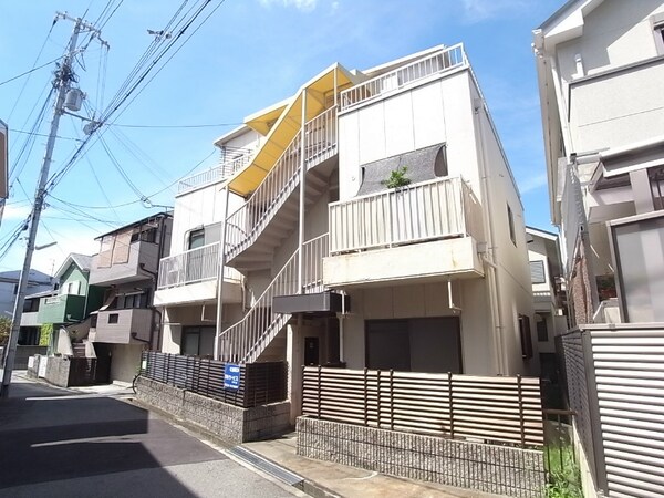 外観(閑静な住宅街)