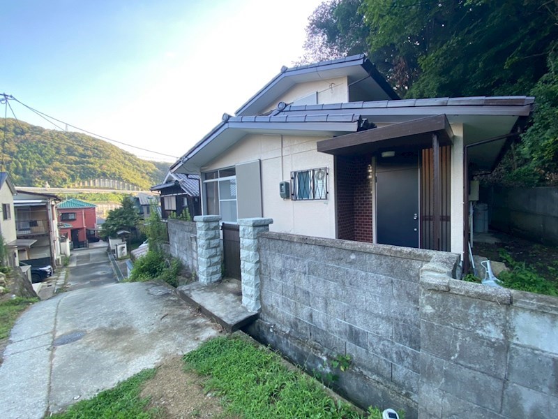 下谷上字芝床ノ上貸戸建