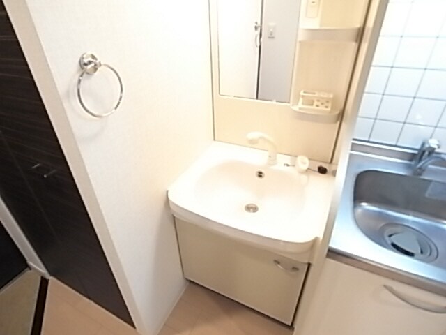 物件内観写真2　(シャンプードレッサー音符)