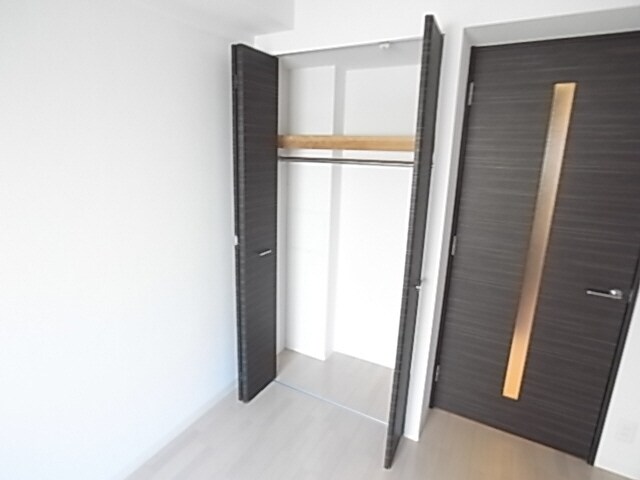 物件内観写真10　(収納もタップリです。)