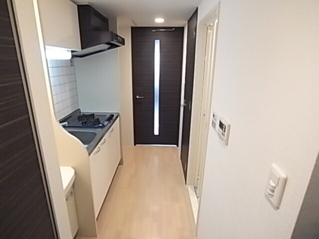 物件内観写真19　(玄関入ると・・・)