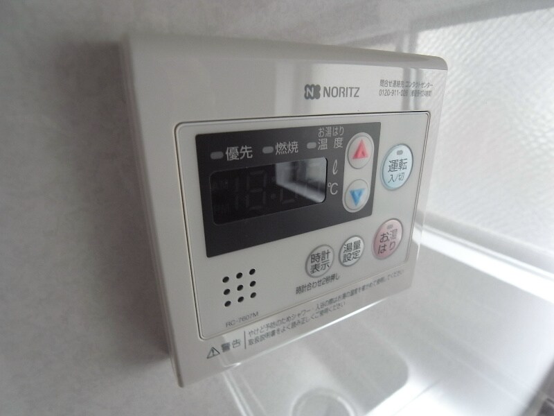 物件内観写真19　(給湯器)