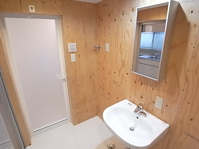 物件内観写真9　(洗面台もおしゃれです＾＾)