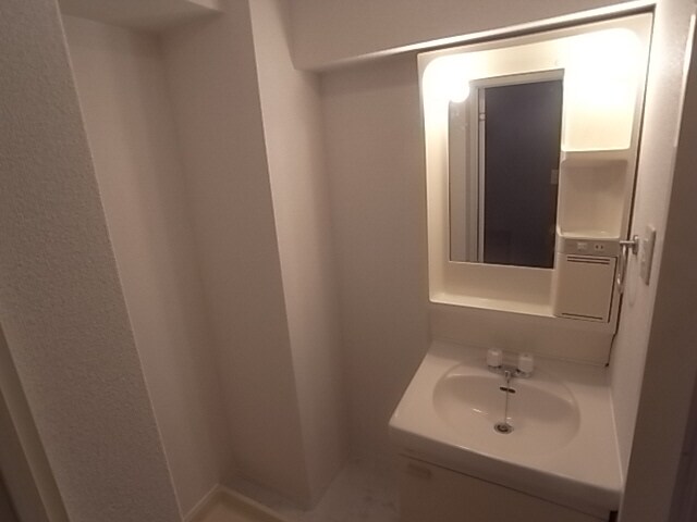 物件内観写真9　(独立洗面台)