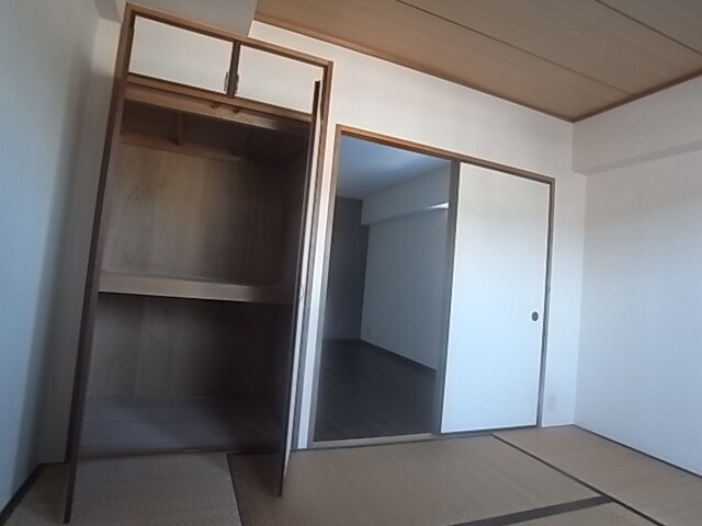 物件内観写真10　(収納)