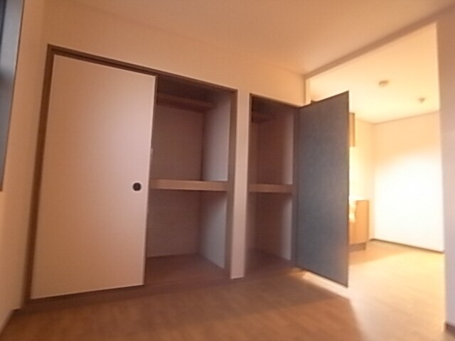 物件内観写真10　(収納)
