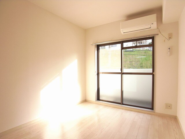 物件内観写真6　(リビング)