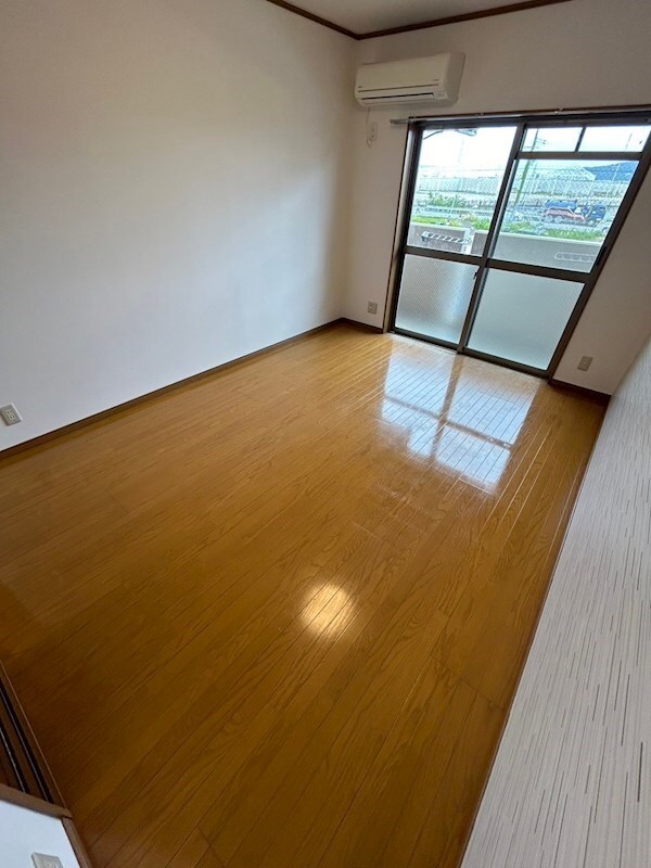 物件内観写真17　(同物件別部屋写真。)