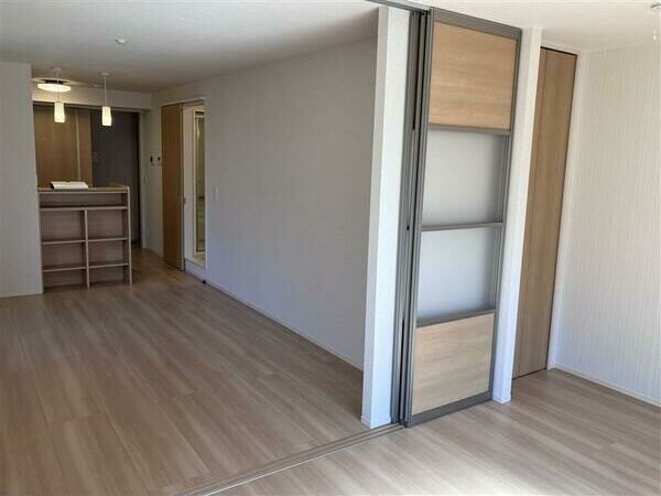 物件内観写真6　(同じマンションの別タイプの部屋写真)