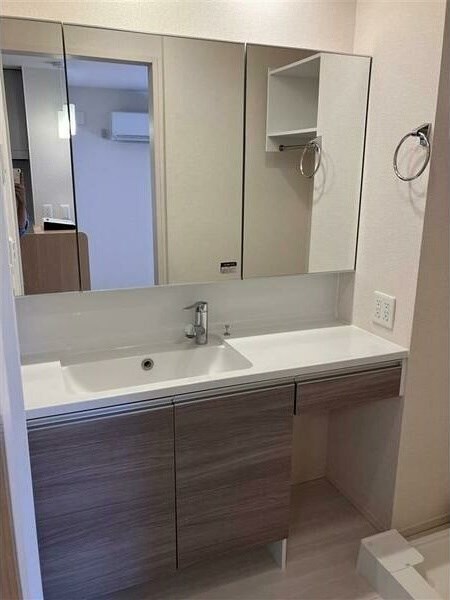 物件内観写真8　(同じマンションの別タイプの部屋写真)