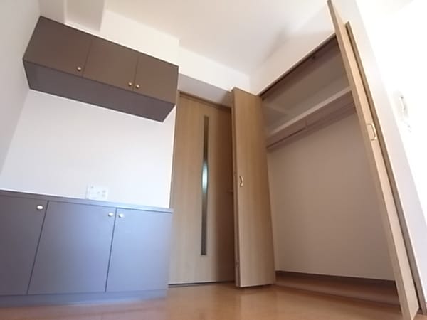 収納(ハンガーパイプ付きクローゼット)