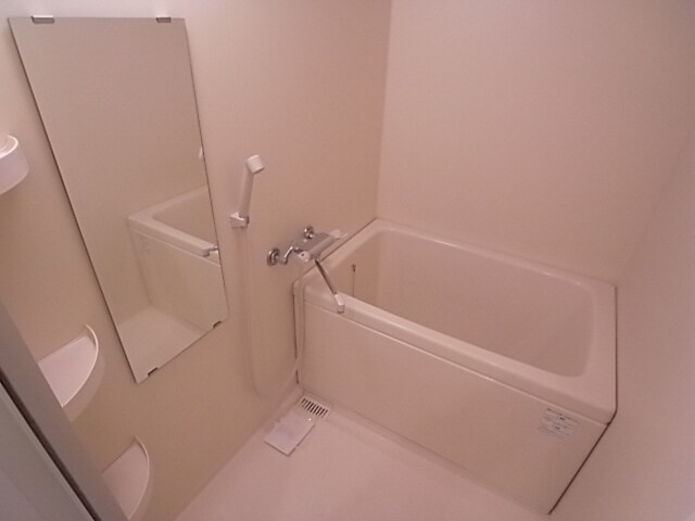 物件内観写真5　(ゆっくり浸かって疲れをとっては)