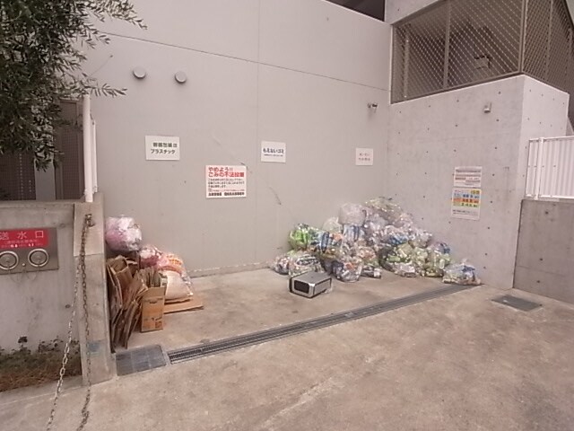 物件内観写真23　(敷地内ゴミステーション)