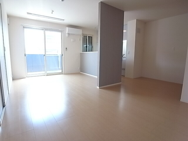 物件内観写真4　(ＬＤＫがとにかく広い☆)